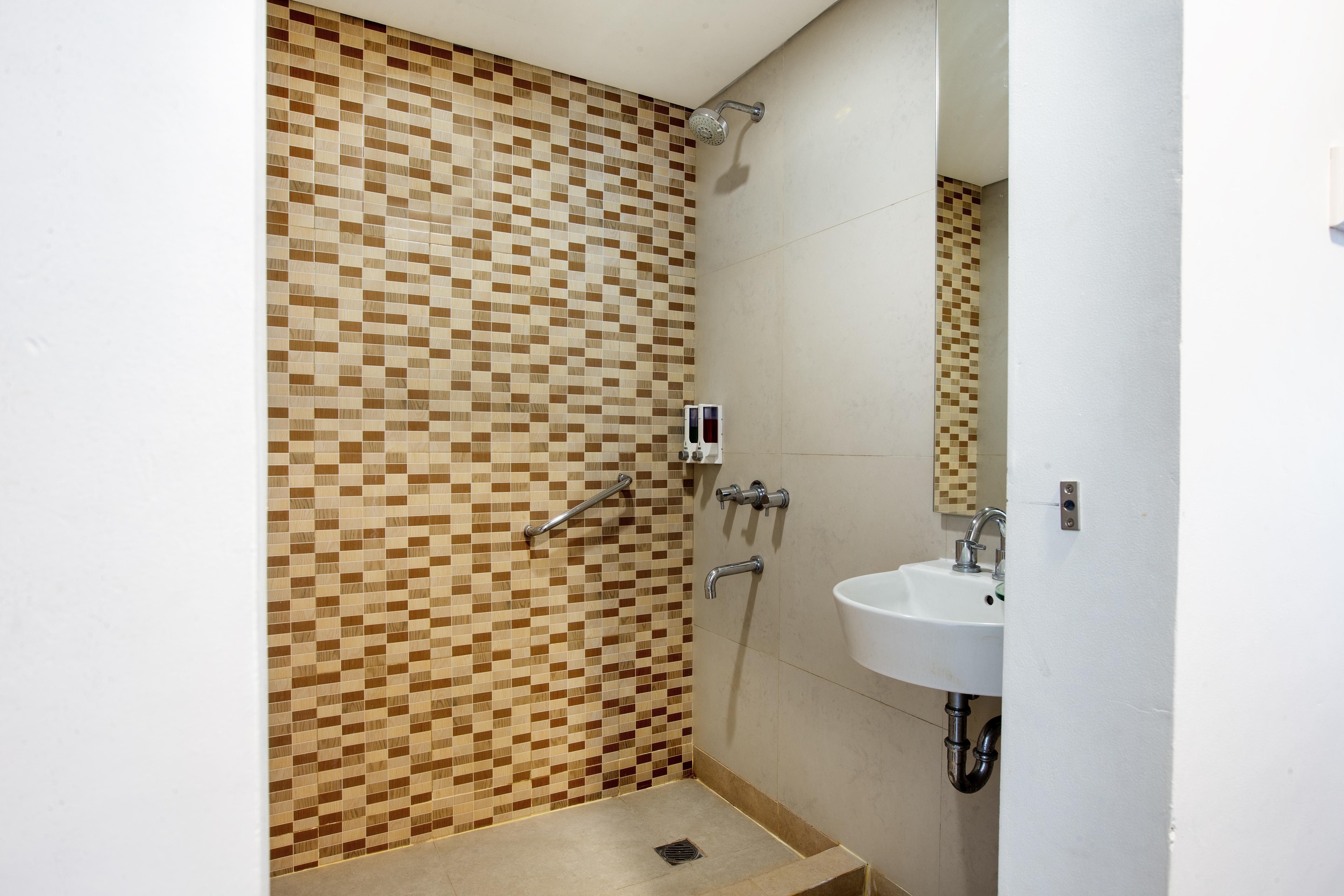 Carani Hotel Джокякарта Екстериор снимка